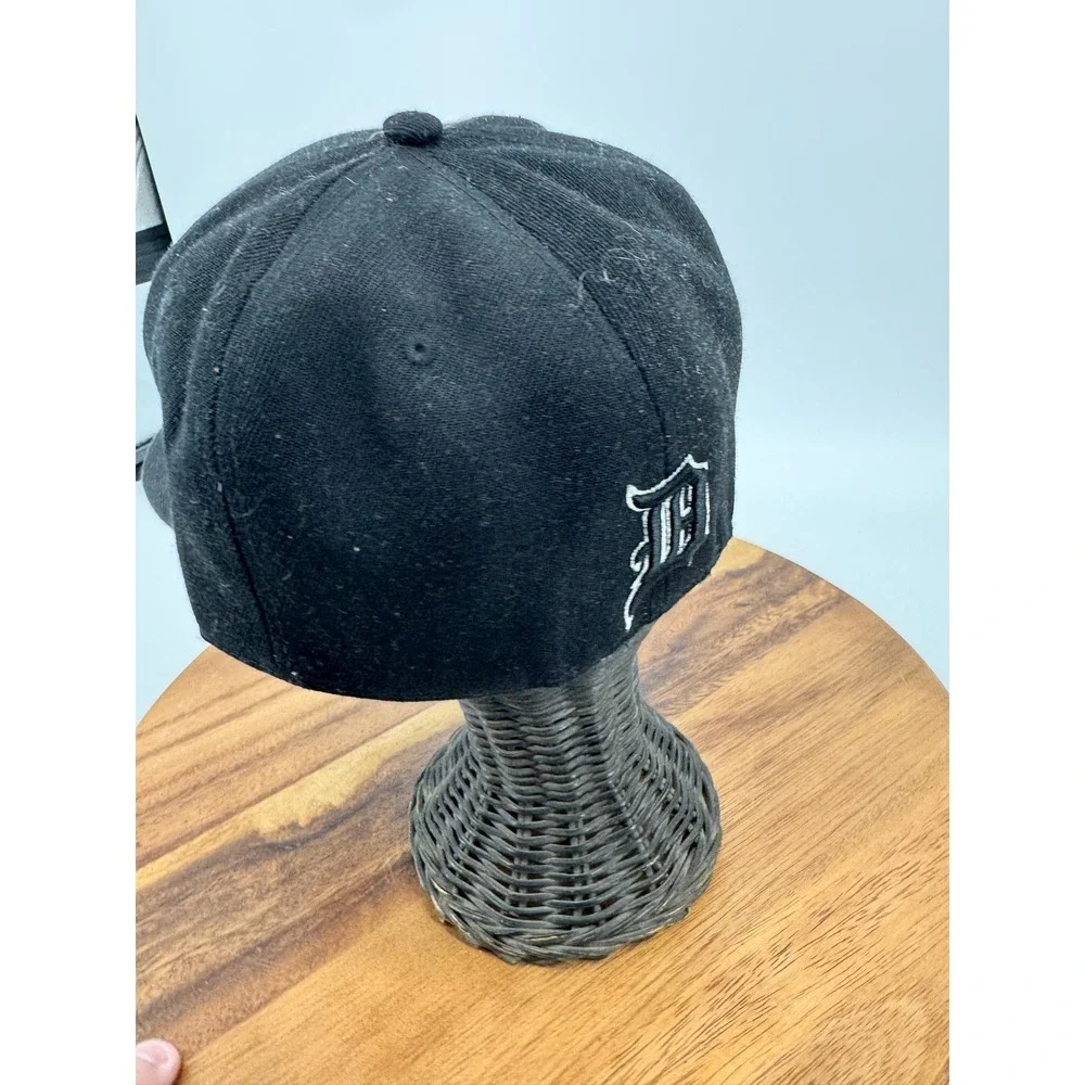 Detroit Tigers Baseball Cap Fitted XL Black Embroidered D Logo Flat Brim‎